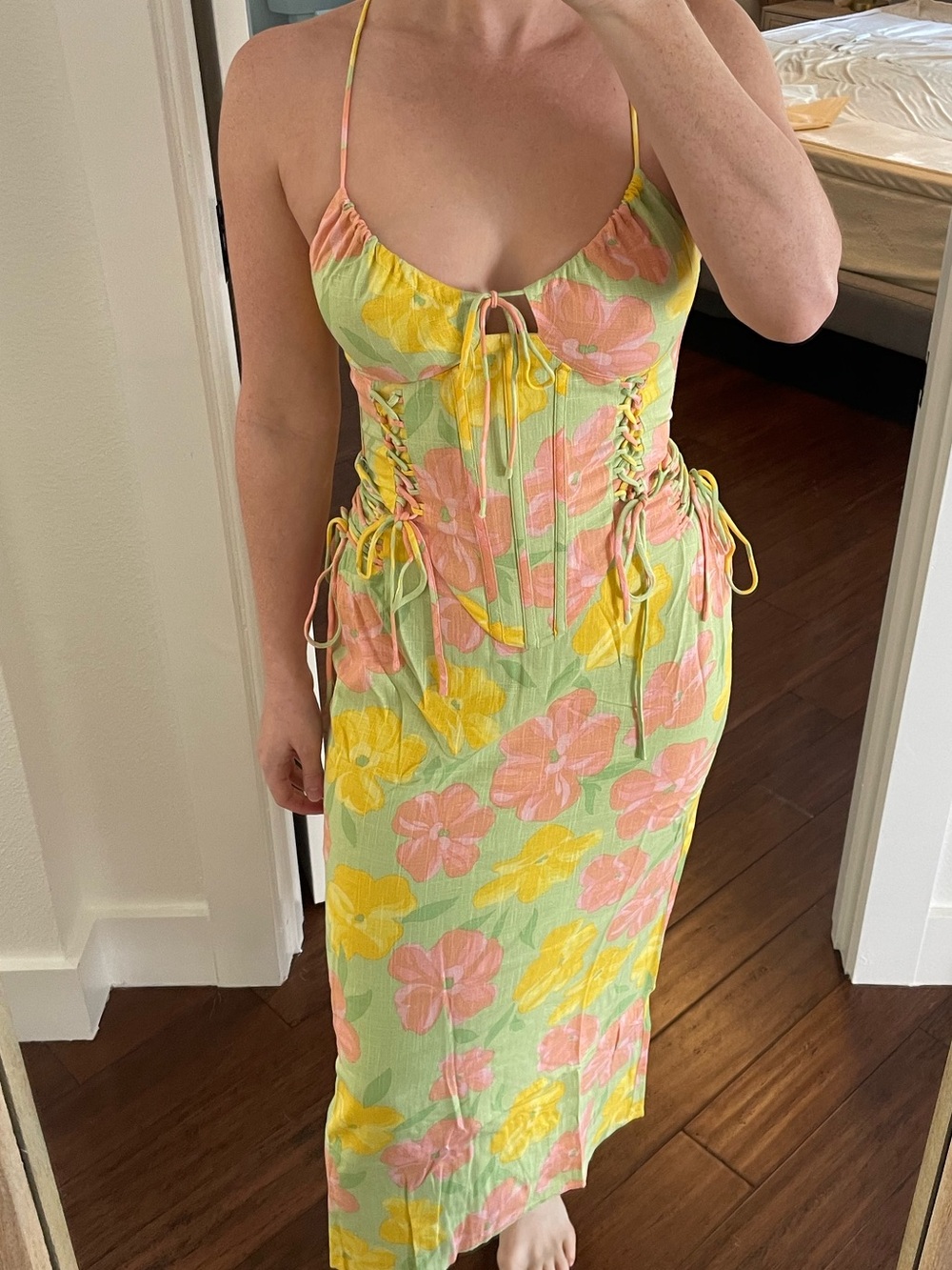 Sabo- Floral Tie-Front corset & midi skirt Set- in Pastel Yellow & Pink - Picture 5 of 7